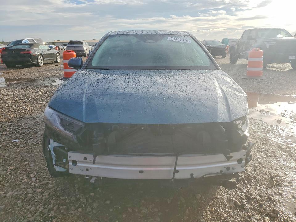Zdjęcie 5 z aukcji – 2026 TOYOTA CAMRY z VIN 4T1DAACK6TU708845