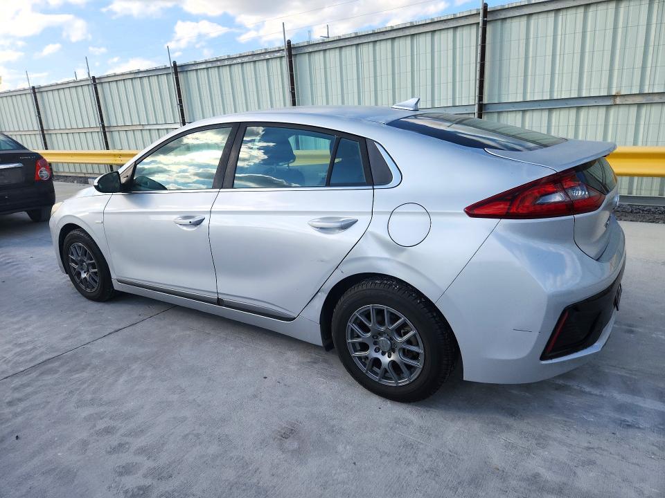 Photo 2 from auction – 2017 HYUNDAI IONIQ with VIN KMHC75LCXHU024589