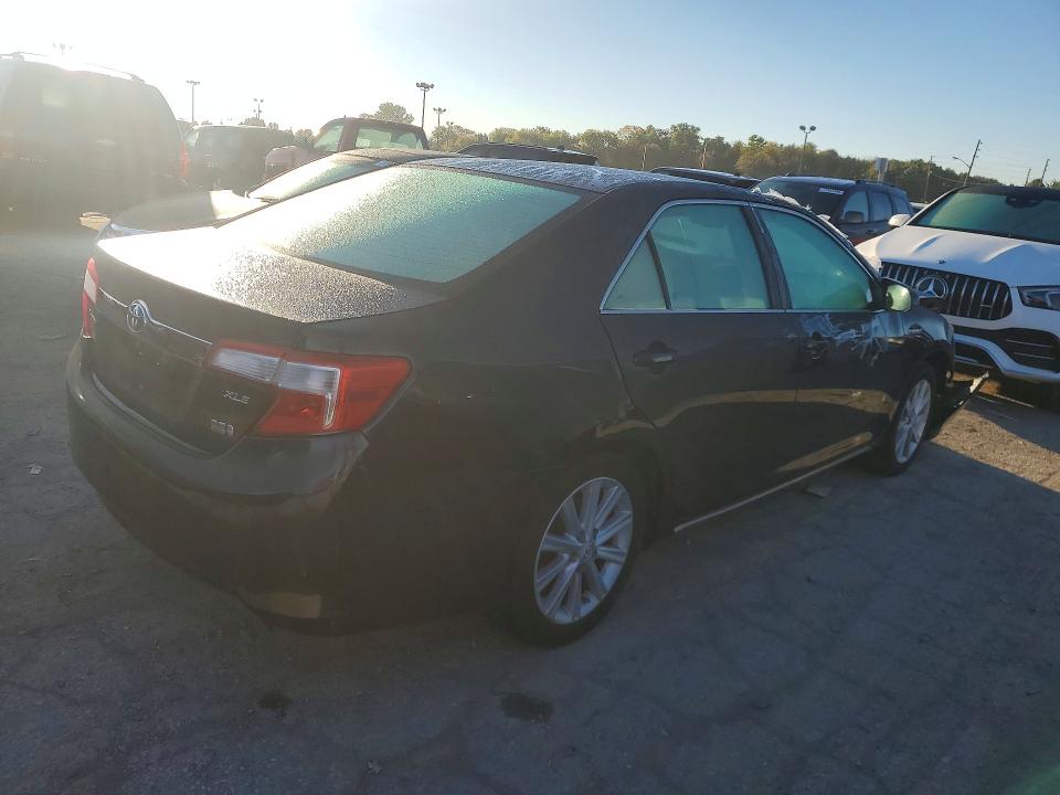 Снимка 3 от търг – 2012 TOYOTA CAMRY с VIN 4T1BD1FK7CU055744