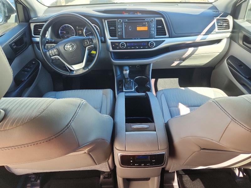 Снимка 8 от търг – 2019 TOYOTA HIGHLANDER с VIN 5TDZZRFH2KS330995