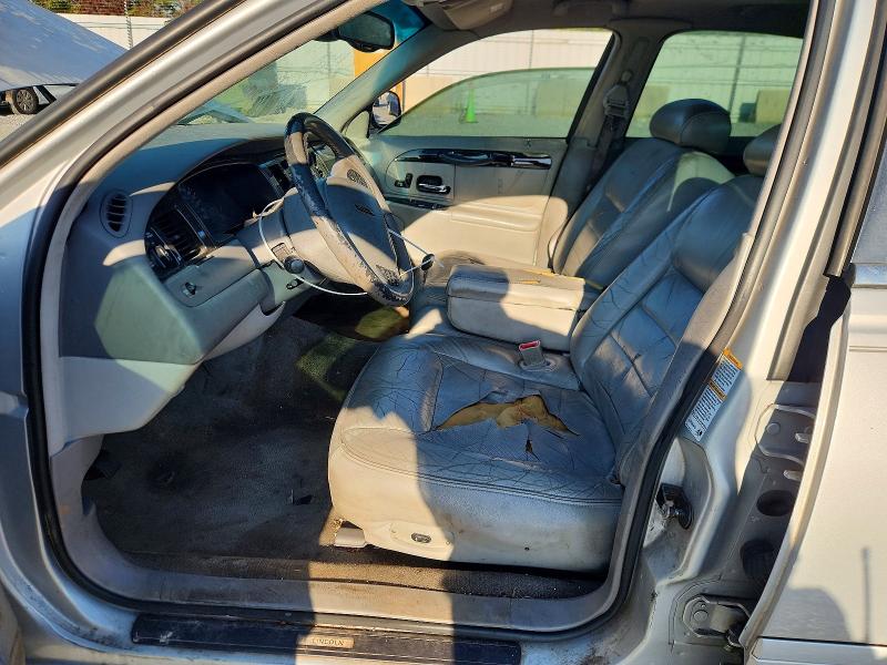 Снимка 7 от търг – 1999 LINCOLN TOWN CAR с VIN 1LNHM82W7XY672958