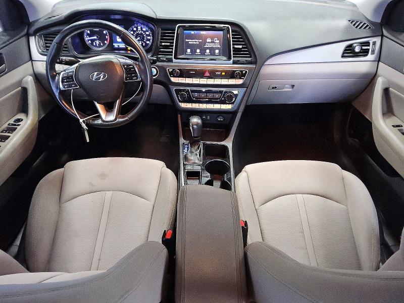 Photo 8 from auction – 2018 HYUNDAI SONATA with VIN 5NPE34AF0JH647087