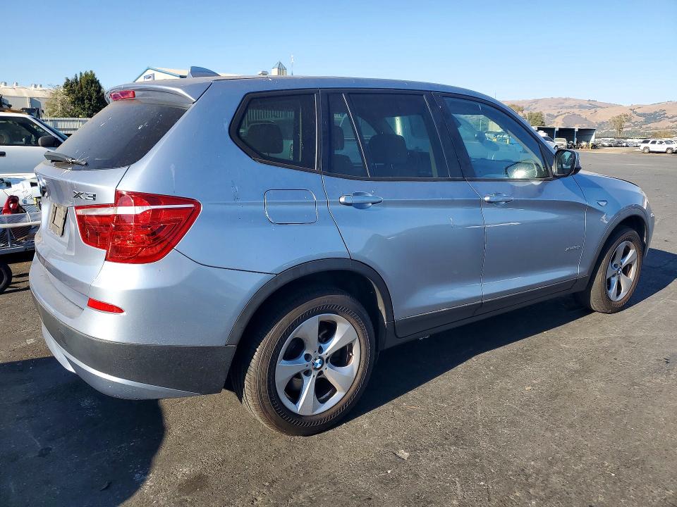 صورة رقم 3 من المزاد - 2011 BMW X3 مع VIN 5UXWX5C54BL704387