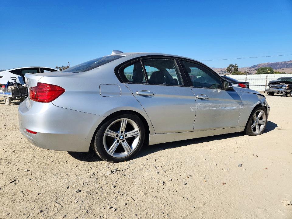 Photo 3 from auction – 2013 BMW 328 with VIN WBA3C1C5XDF438607