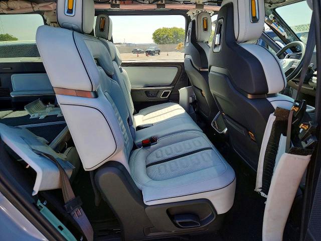 Photo 11 from auction – 2023 RIVIAN R1S with VIN 7PDSGABA5PN023814