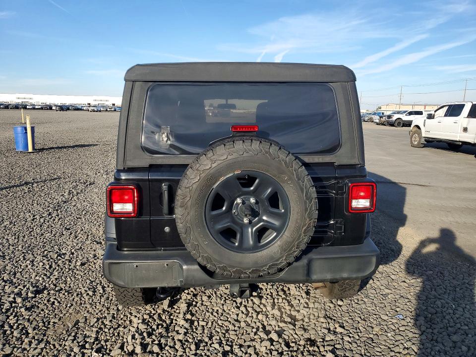 Снимка 6 от търг – 2018 JEEP WRANGLER UNLIMITED с VIN 1C4HJXDN1JW206408