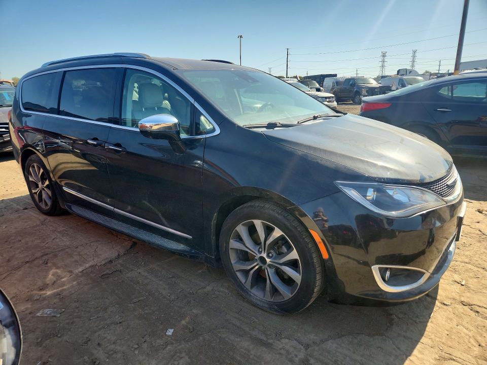 Photo 4 from auction – 2017 CHRYSLER PACIFICA with VIN 2C4RC1GG1HR668804