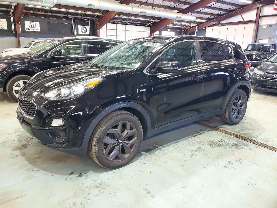 KIA SPORTAGE 2022 с VIN KNDPMCAC6N7963173 - Снимка от търг