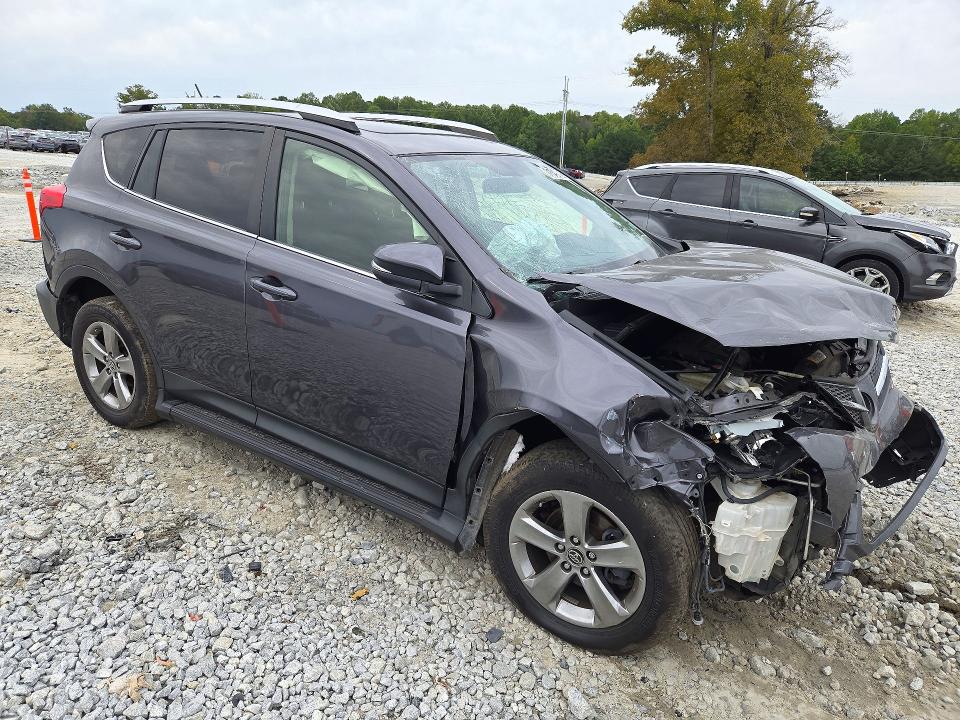 Снимка 4 от търг – 2015 TOYOTA RAV4 с VIN JTMWFREV2FJ053397