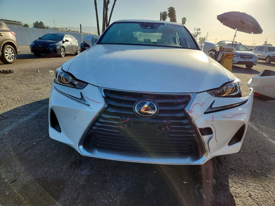 Фото 5 с аукциона – 2019 LEXUS IS с VIN JTHBA1D23K5088537