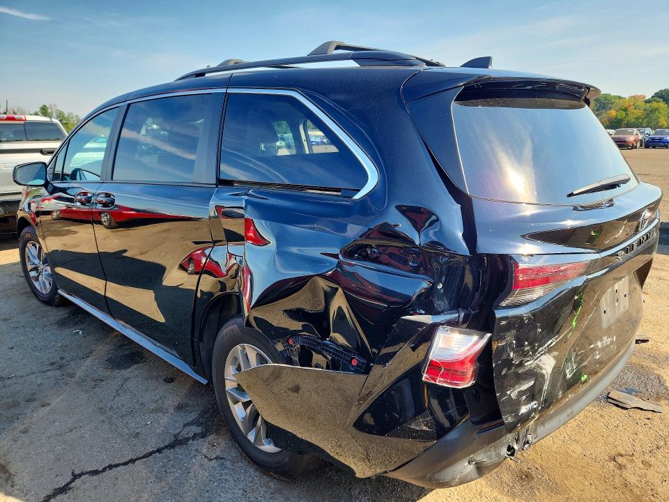 Photo 2 from auction – 2024 TOYOTA SIENNA with VIN 5TDKSKFC6RS128558