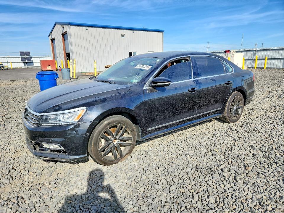 VOLKSWAGEN PASSAT 2017 مع رقم تعريف المركبة 1VWCM7A33HC080498 - صورة من المزاد
