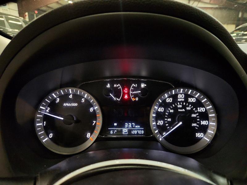 Photo 9 from auction – 2015 NISSAN SENTRA with VIN 3N1AB7AP4FL656719