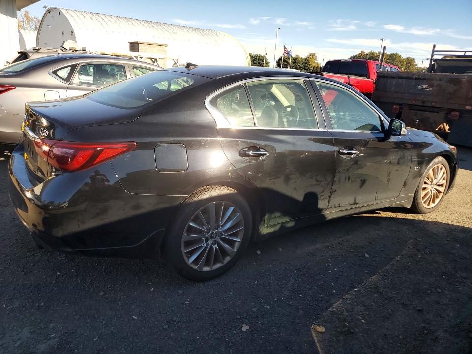 Photo 3 from auction – 2018 INFINITI Q50 with VIN JN1EV7AR9JM433262