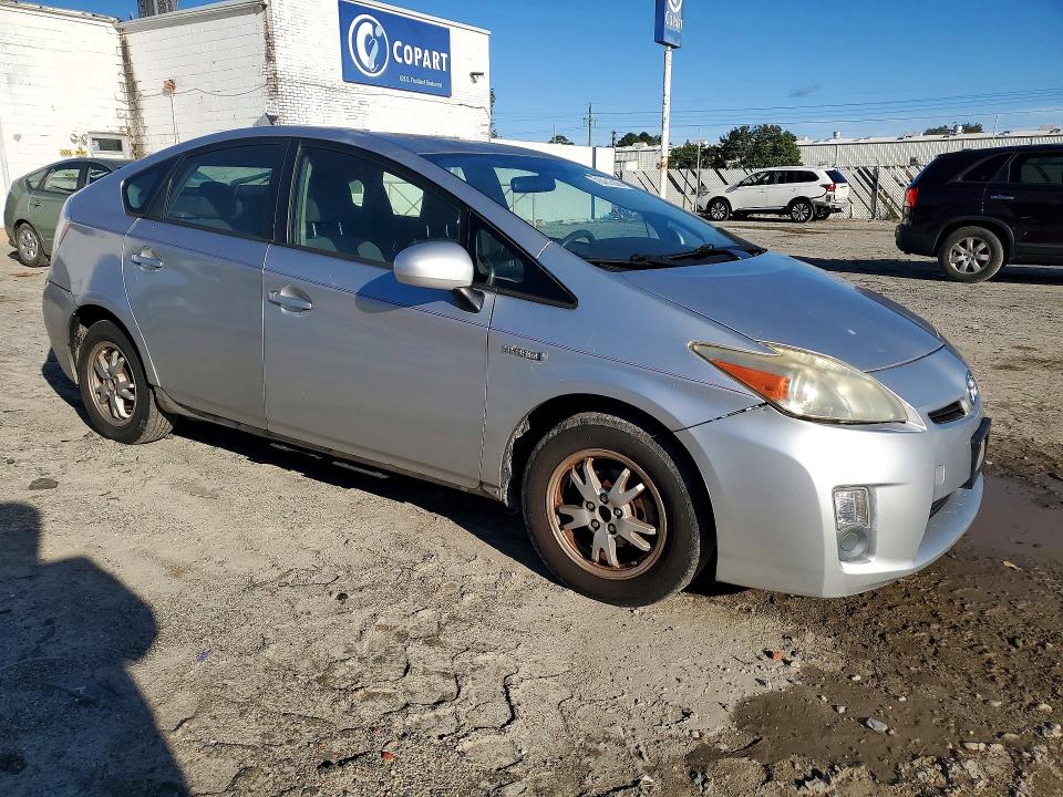 Снимка 4 от търг – 2011 TOYOTA PRIUS с VIN JTDKN3DU1B0258619
