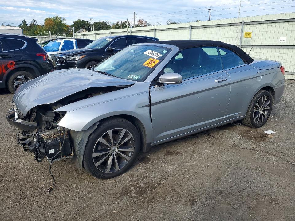 CHRYSLER 200 2014 z numerem VIN 1C3BCBGG4EN135172 - Zdjęcie z aukcji