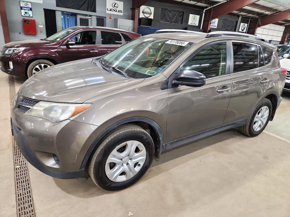 TOYOTA RAV4 2015 with VIN JTMBFREV6FD148705 - Photo from auction