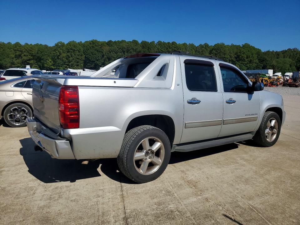 Photo 3 from auction – 2012 CHEVROLET AVALANCHE with VIN 3GNMCFE05CG290053