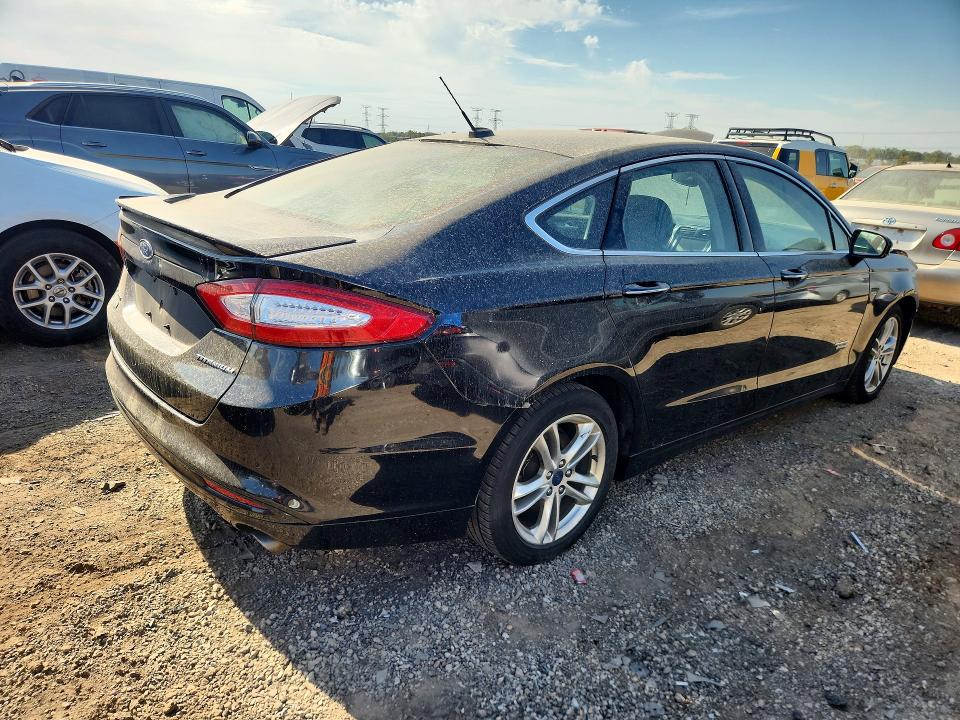 Foto 3 de la subasta – 2016 FORD FUSION con VIN 3FA6P0SU2GR286505