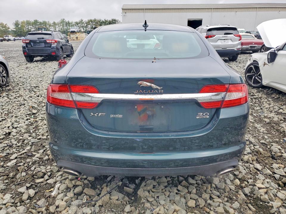Zdjęcie 6 z aukcji – 2015 JAGUAR XF z VIN SAJWJ0FF8F8U71862