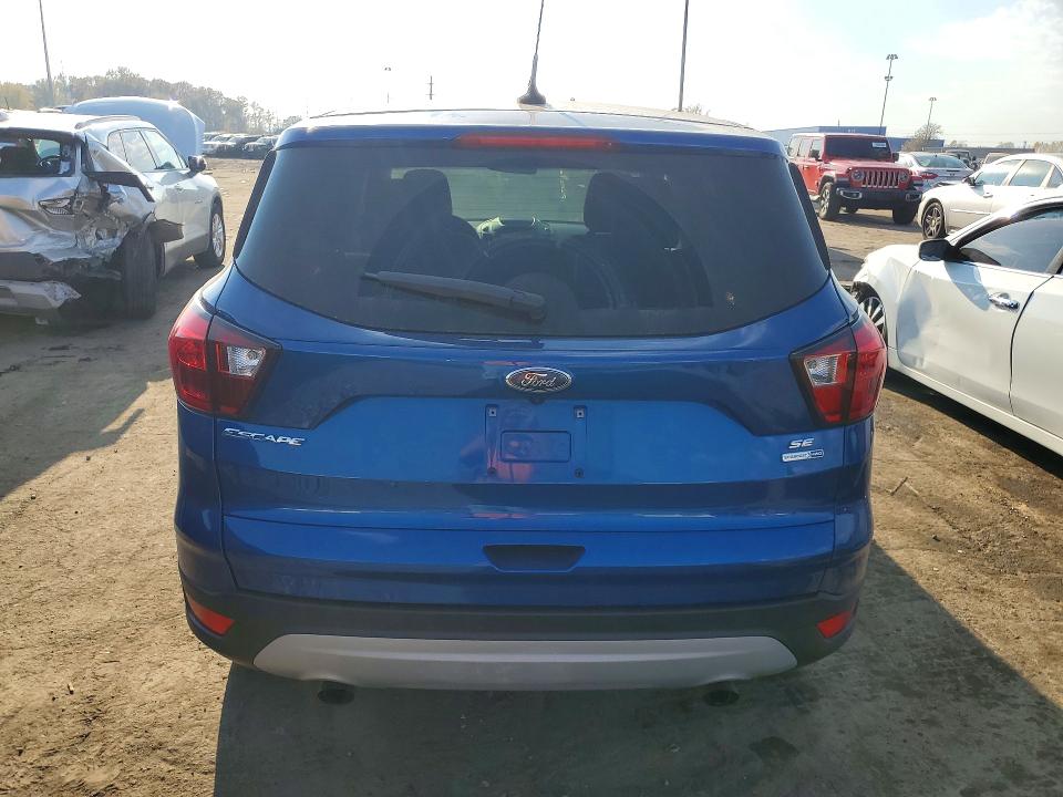 صورة رقم 6 من المزاد - 2019 FORD ESCAPE مع VIN 1FMCU9GD8KUB55336