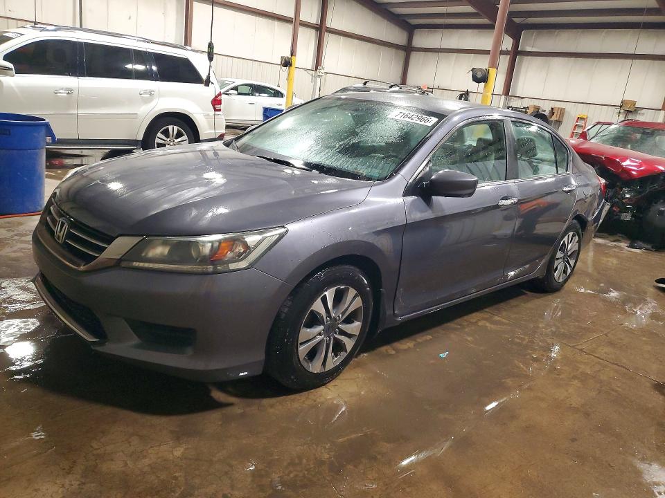 HONDA ACCORD 2013 с VIN 1HGCR2F37DA137809 - Снимка от търг