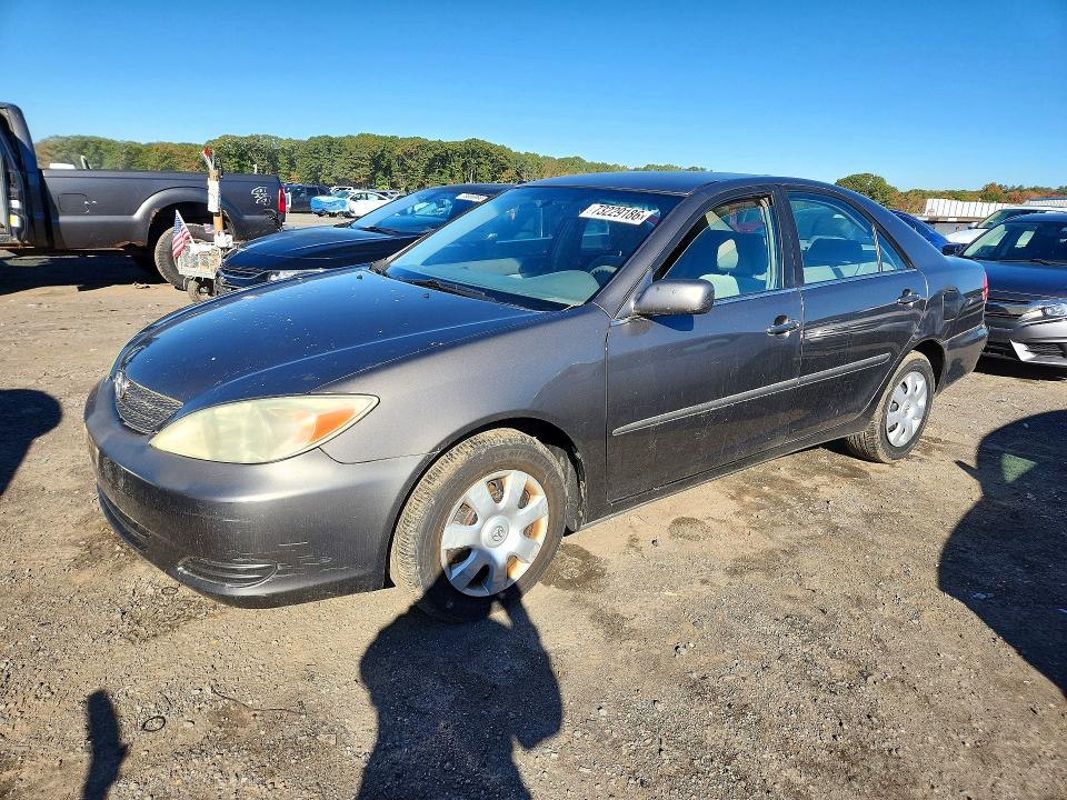 TOYOTA CAMRY 2004 с VIN 4T1BE32K34U833151 - Снимка от търг