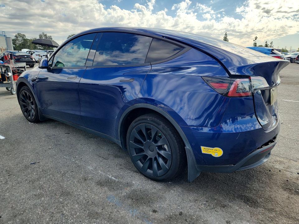 Снимка 2 от търг – 2022 TESLA MODEL Y с VIN 7SAYGDEE0NF348631