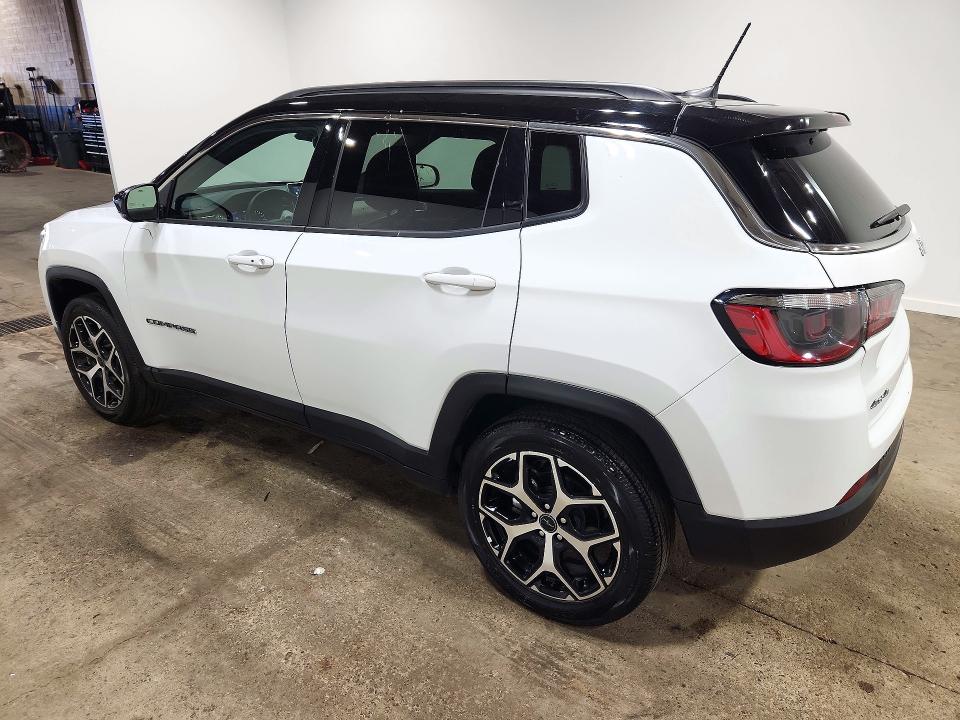 Фото 2 с аукциона – 2025 JEEP COMPASS с VIN 3C4NJDCN9ST581425