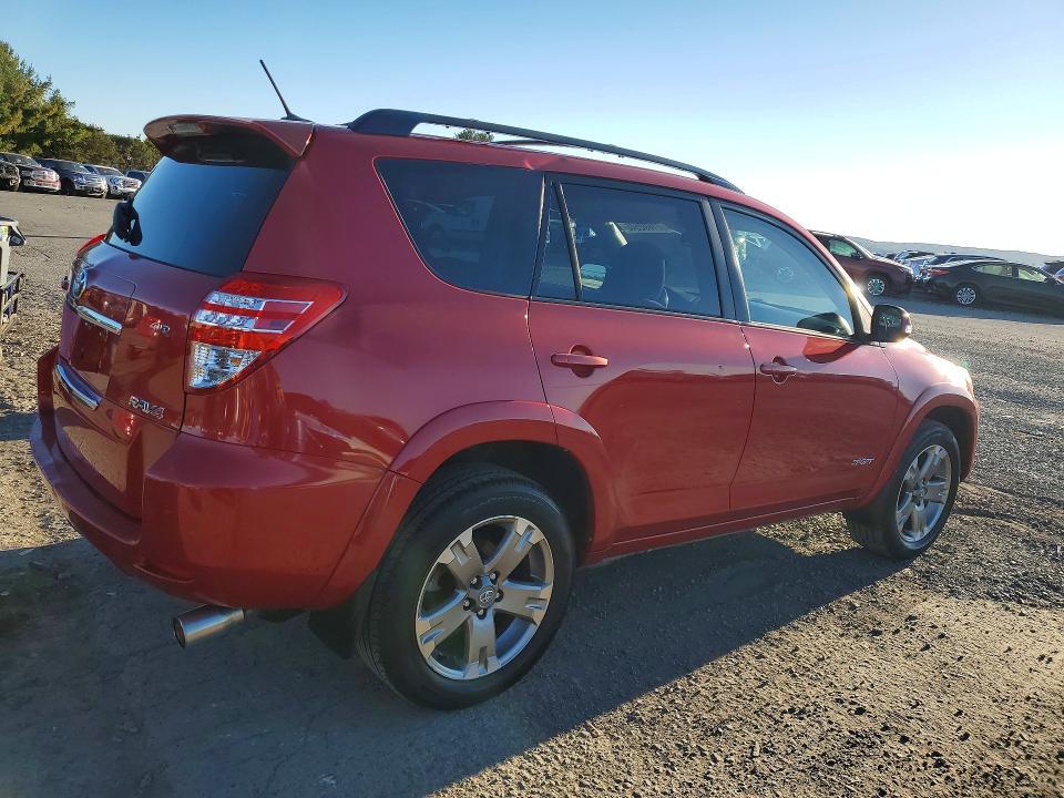 Снимка 3 от търг – 2011 TOYOTA RAV4 с VIN JTMRK4DV6B5102830
