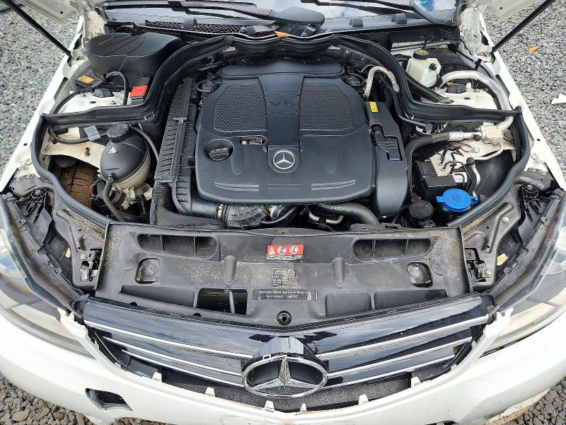 Снимка 11 от търг – 2014 MERCEDES-BENZ C с VIN WDDGF8AB1EG237385