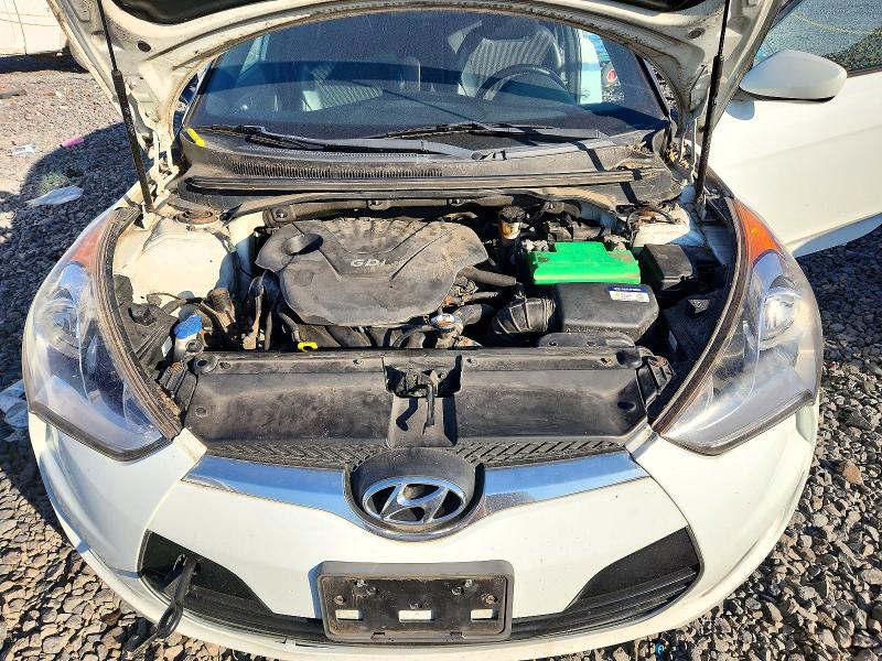 Снимка 11 от търг – 2016 HYUNDAI VELOSTER с VIN KMHTC6AD5GU285415