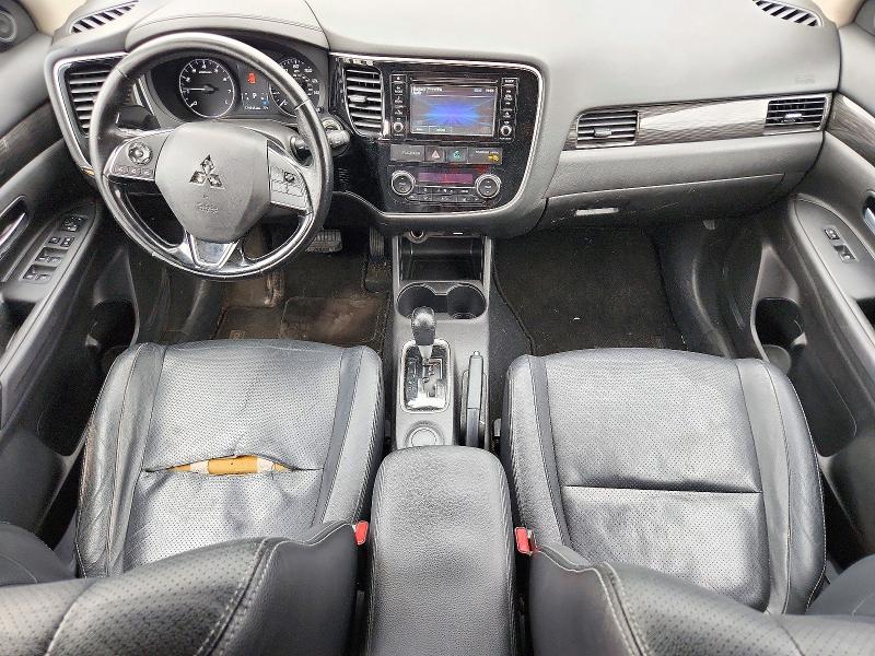 Снимка 8 от търг – 2016 MITSUBISHI OUTLANDER с VIN JA4AD3A31GZ022558