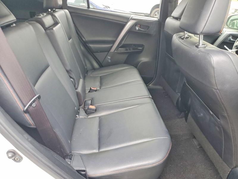 Снимка 11 от търг – 2016 TOYOTA RAV4 с VIN JTMJFREV3GJ067983