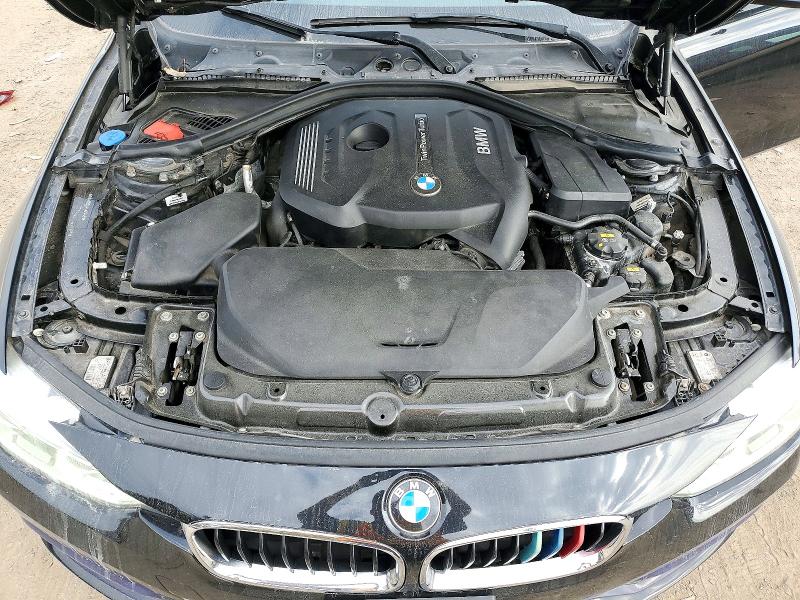 Снимка 11 от търг – 2018 BMW 330 с VIN WBA8D9C54JA614481