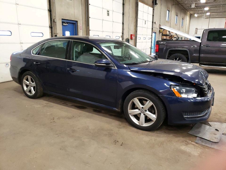 Снимка 4 от търг – 2012 VOLKSWAGEN PASSAT с VIN 1VWBH7A34CC047180