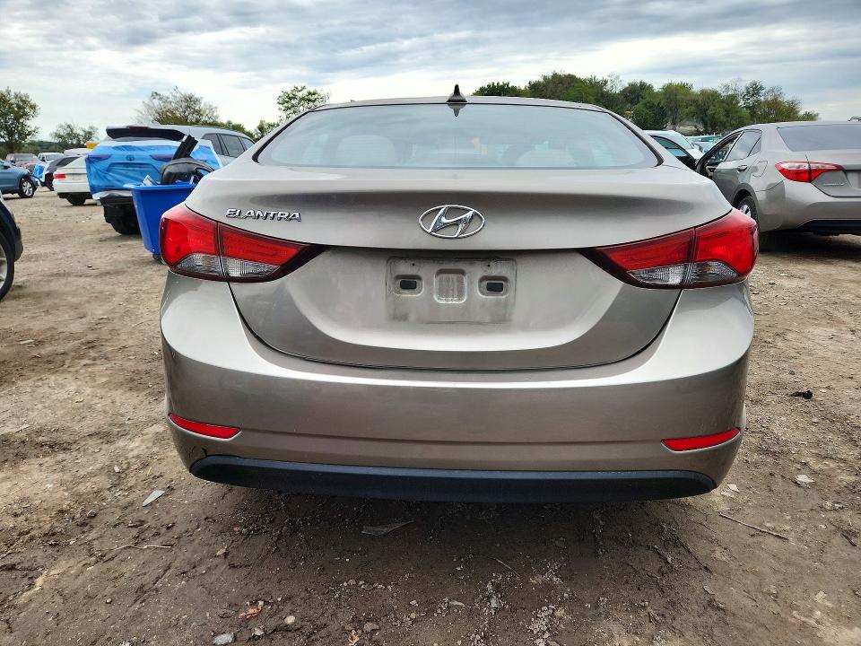 Снимка 6 от търг – 2016 HYUNDAI ELANTRA с VIN 5NPDH4AE9GH720146