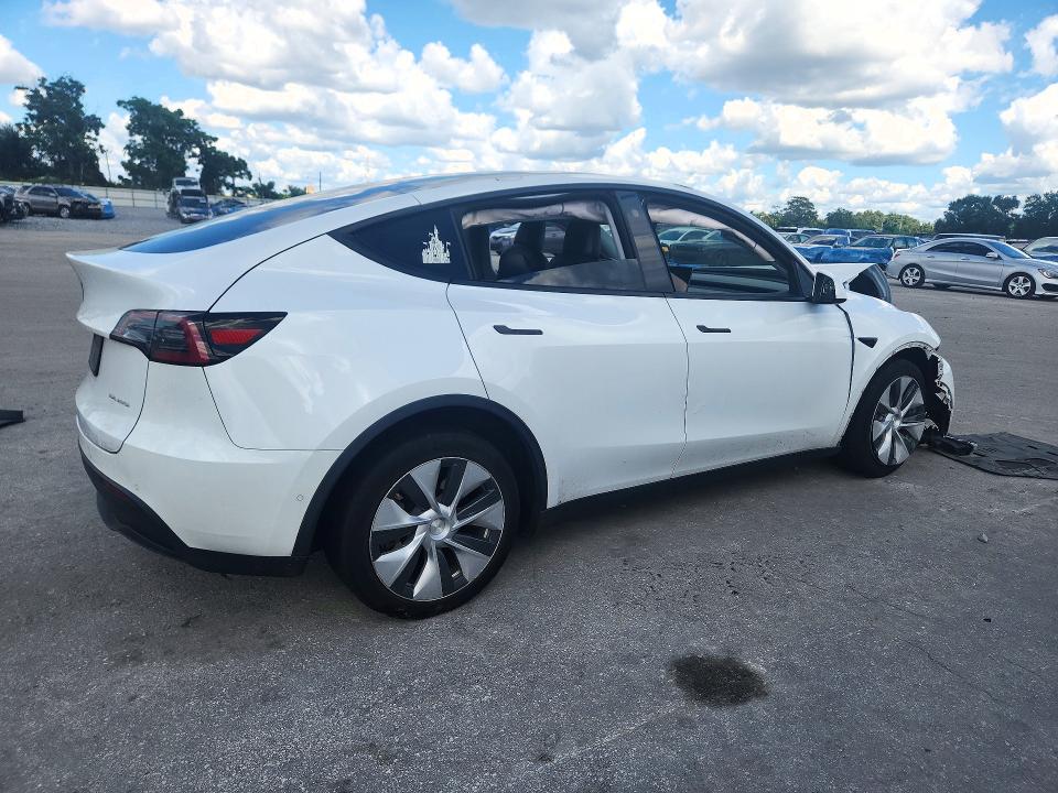 Photo 3 from auction – 2021 TESLA MODEL Y with VIN 5YJYGDEE1MF265723
