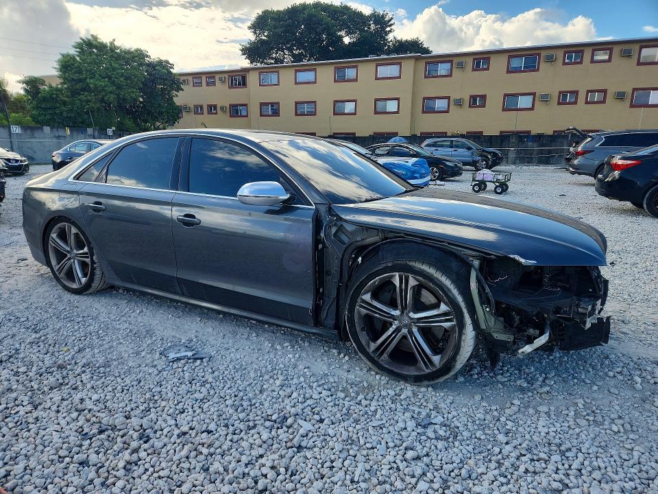 Фото 4 с аукциона – 2013 AUDI S8 с VIN WAUD2AFD4DN033570
