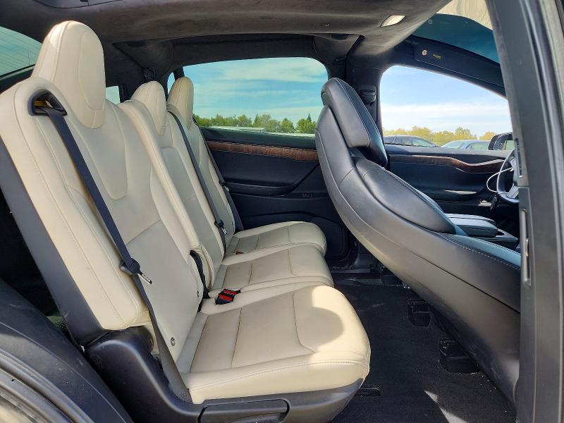 Foto 11 de la subasta – 2018 TESLA MODEL X con VIN 5YJXCAE26JF124489