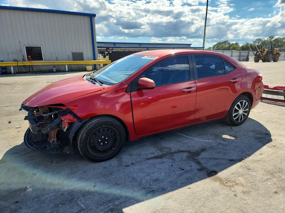 TOYOTA COROLLA 2015 с VIN 5YFBURHE3FP318517 - Снимка от търг