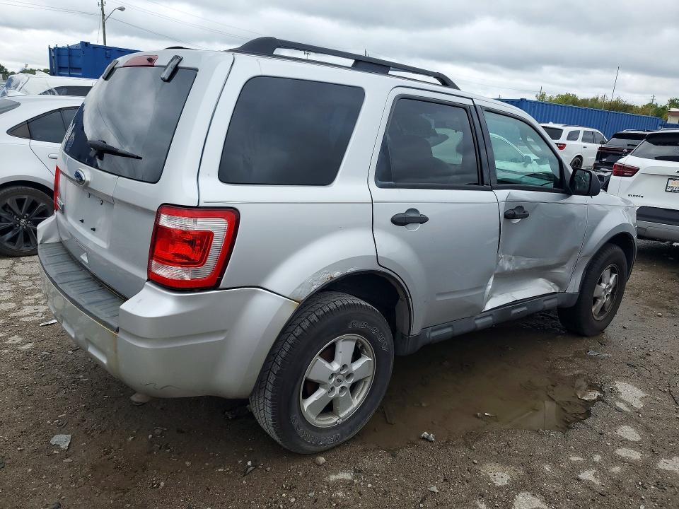 Foto 3 de la subasta – 2010 FORD ESCAPE con VIN 1FMCU0D75AKB87052
