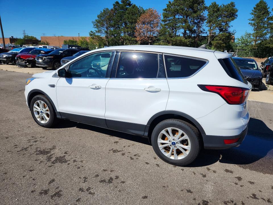 Photo 2 from auction – 2019 FORD ESCAPE with VIN 1FMCU0GD9KUA65379