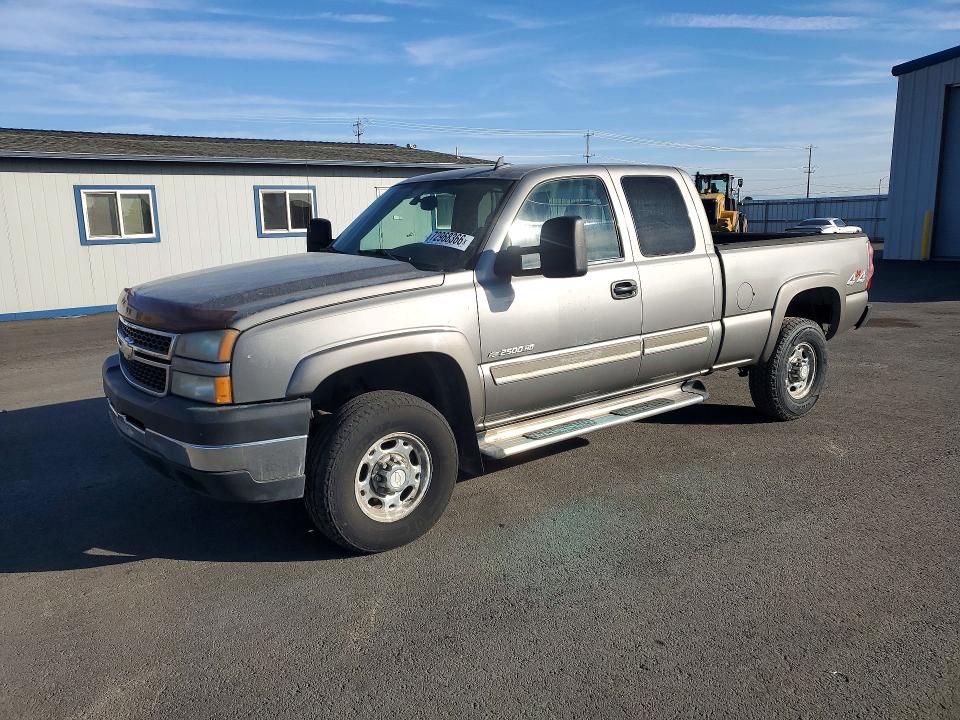 CHEVROLET SILVERADO 2006 с VIN 1GCHK29UX6E160638 - Снимка от търг