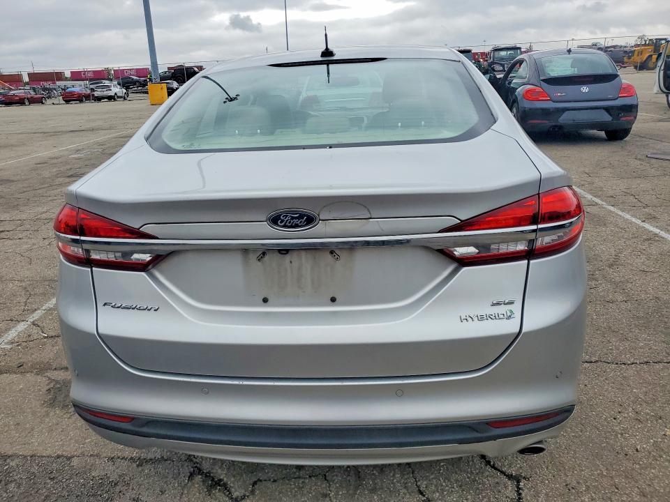 Foto 6 de la subasta – 2018 FORD FUSION con VIN 3FA6P0LU2JR262050