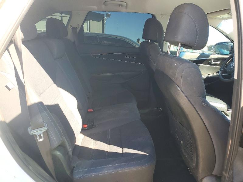 Photo 11 from auction – 2018 KIA SORENTO with VIN 5XYPGDA55JG338677