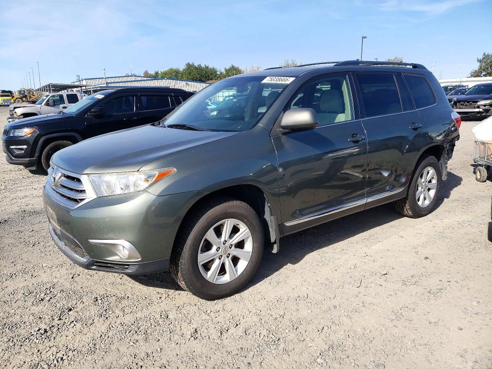 TOYOTA HIGHLANDER 2013 с VIN 5TDBK3EH8DS184996 - Снимка от търг