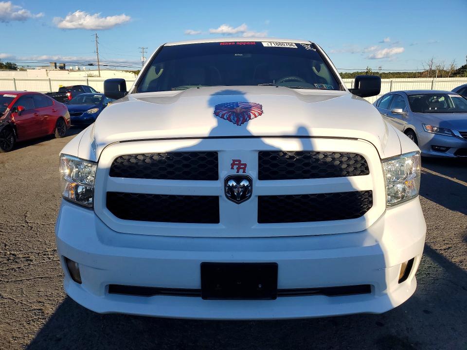 Снимка 5 от търг – 2016 RAM 1500 с VIN 1C6RR7FTXGS420992