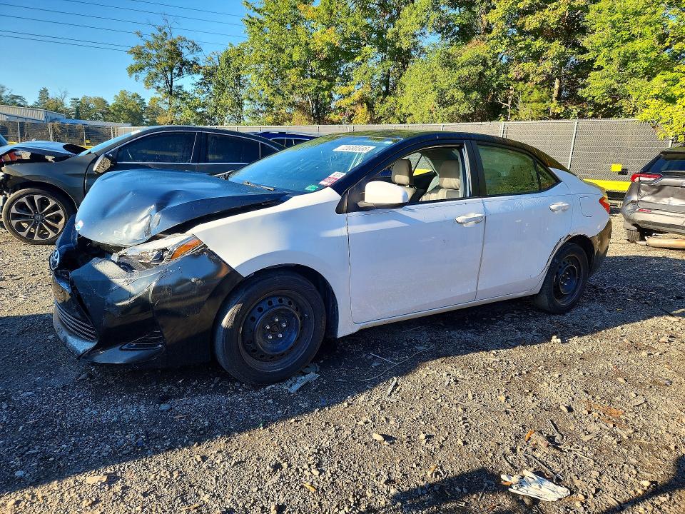 Снимка 1 от търг – 2015 TOYOTA COROLLA с VIN 2T1BURHEXFC399211