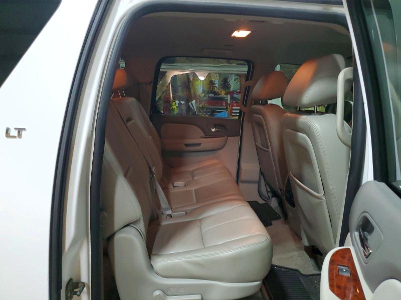 Снимка 11 от търг – 2010 CHEVROLET SUBURBAN с VIN 1GNUKJE36AR116814